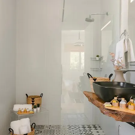 Villa Lourdas Hideaway