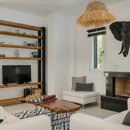 Lourdas Hideaway Villa *