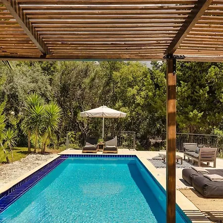 Lourdas Hideaway Villa *