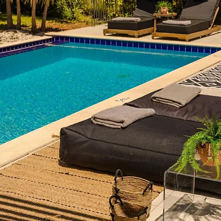 Lourdas Hideaway Vila