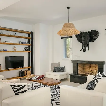 Vilă Lourdas Hideaway *