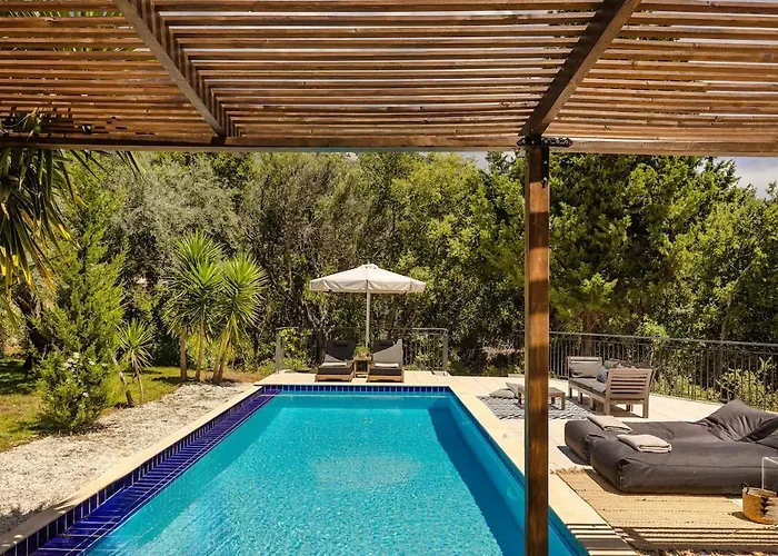 Lourdas Hideaway Villa *