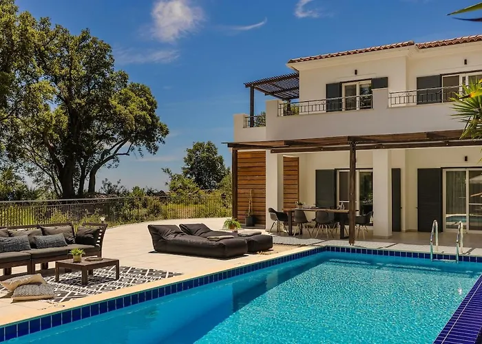 Villa Lourdas Hideaway *