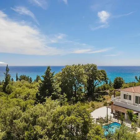 Lourdas Hideaway Willa *