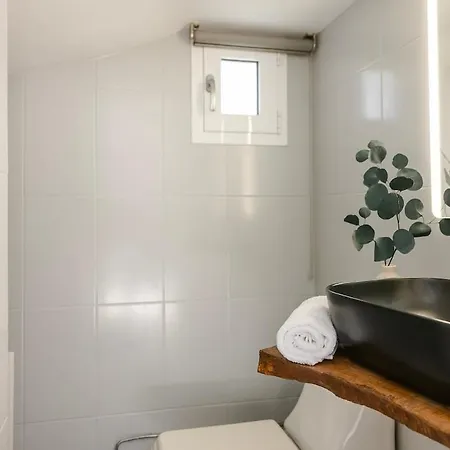 Lourdas Hideaway ヴィラ ロウダータ