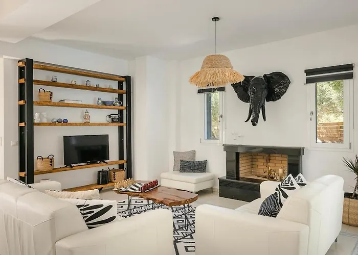Vilă Lourdas Hideaway *