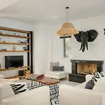 Βίλα Lourdas Hideaway *